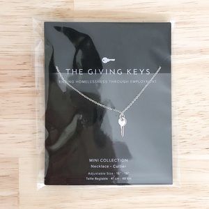 *BRAND NEW* Giving Keys Necklace